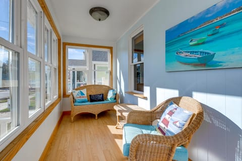 Pet Friendly! Steps to Beach - ‘Lakeview Cottage’ Cottage in Two Rivers