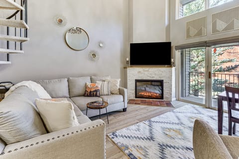 Walk to Angel Fire Lifts! Skier-Friendly Mtn Condo Apartment in Angel Fire