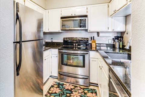 Walk to Angel Fire Lifts! Skier-Friendly Mtn Condo Apartment in Angel Fire