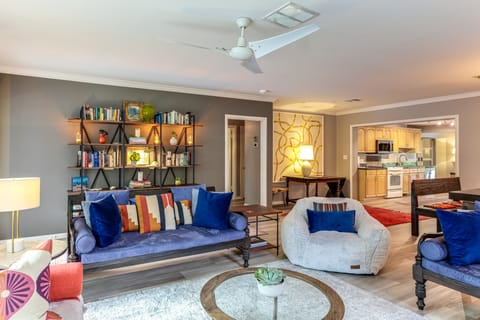 1 Mi to Lake Worth Beach Park: Poolside Paradise! House in Lake Worth