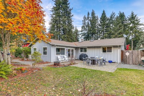 Port Angeles Abode w/ Yard & Guest House! House in Port Angeles