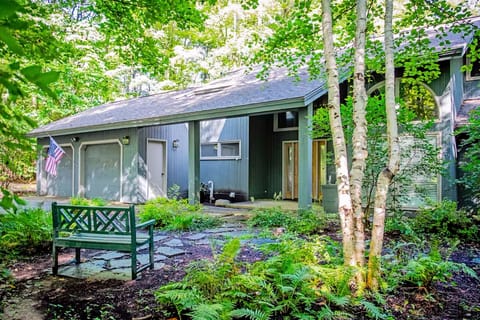 'Scenic Sanctuary' 5 Mi to Main St Harbor Springs! House in Michigan