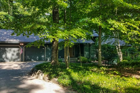 'Scenic Sanctuary' 5 Mi to Main St Harbor Springs! House in Michigan