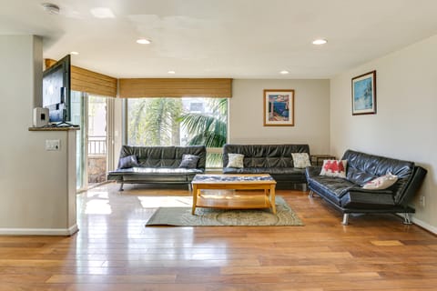 Walk to Mission Beach! Gem w/ Bay & City Views House in Mission Beach