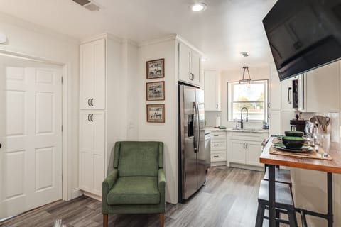 2 Mi to Ark Encounter! Walkable Williamstown Condo Apartment in Williamstown