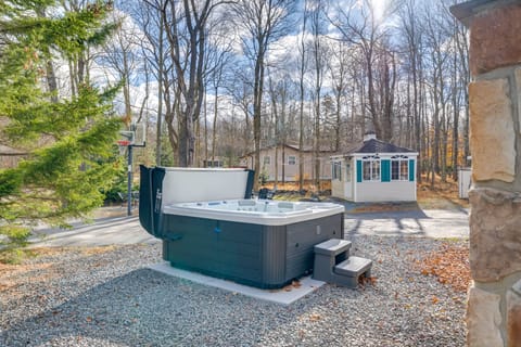 Game Room, Hot Tub & Fire Pit: Pocono Lake Escape! House in Coolbaugh Township