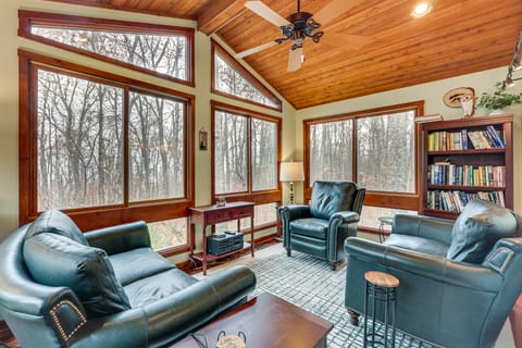 Grand Wintergreen Resort Home w/ Hot Tub! House in Nelson County