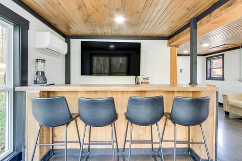 'Chène Cottage' Near Burr Oak Lake & Trailheads! House in Ohio