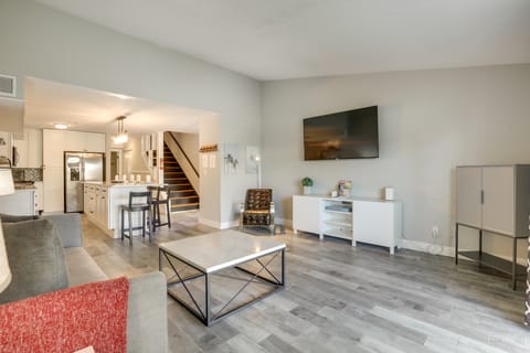 Prime Spot Near Dtwn! Modern Anastasia Island Home Apartment in Saint Augustine