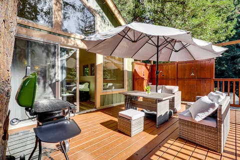 Redwoods Escape w/ Hot Tub: Near Russian River! Apartment in Guerneville