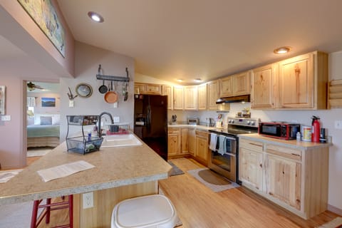 Close to Hot Minerals Soak! Glacier NP Stopover Apartment in Idaho