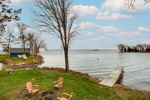Mille Lacs Lake Cabin: Private Dock, Deck & Grill House in Mille Lacs Lake