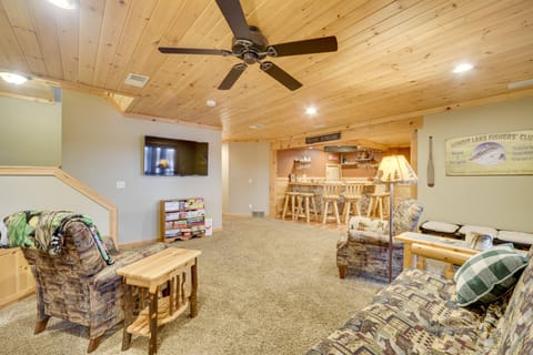 Benoit Lake Escape! Luxe Northwoods Cabin House in Wisconsin