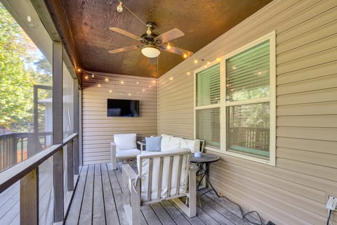 Rider’s Retreat! Modern Home By Bella Vista Trails House in Bella Vista