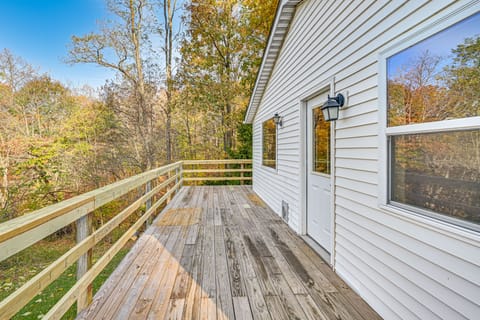 ‘Dirt Road Digs’ - Quiet Home in Lakeville! House in Ohio