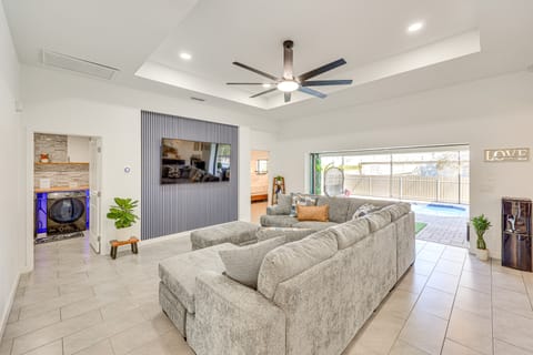 Heated Pool & Outdoor Kitchen: Cape Coral Home House in Cape Coral