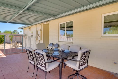 6 Mi to Saguaro Nat’l Park! Family Home w/ Patio House in Casas Adobes