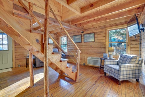 Access to Community Marina! Lake-View Murray Cabin House in Lake Barkley