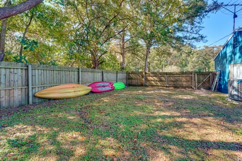 Paddle, Hike & More: Quiet Home in High Springs! House in Florida