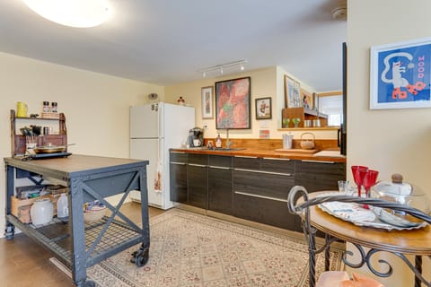 ‘Casa Alcoa’ Mtn-View Apt Over Santeetlah Lake! Apartment in Lake Santeetlah