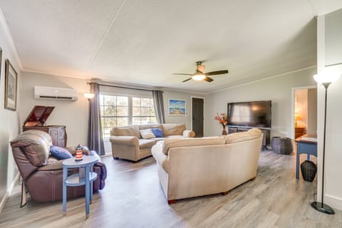 Relax Fireside! Retreat Near Chickamauga Lake House in Tennessee