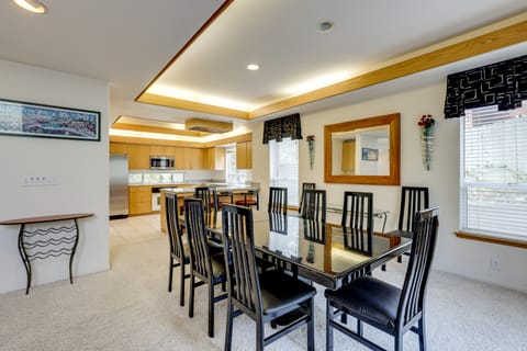 Walk to Trails! Small-Town Hideaway in Cambria House in Cambria