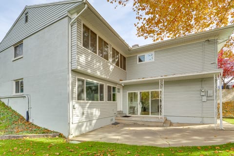 20 Mi to Alta Ski Area: Modern Retreat w/ Yard! Apartment in Millcreek