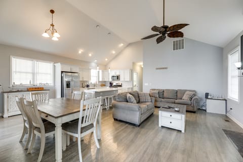 Dock, Pool Access! Waterfront Haven in Ocean City House in Ocean City