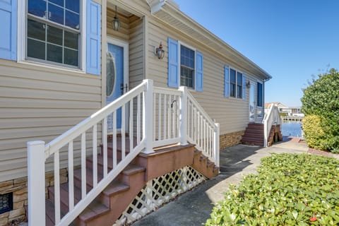 Dock, Pool Access! Waterfront Haven in Ocean City House in Ocean City