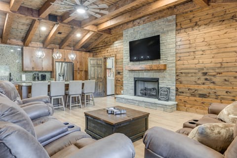 Patio & Views: Country Getaway in Bluegrass Region House in Ohio