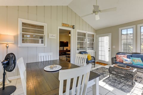 Steps to Sea! Family Getaway in North Myrtle Beach House in North Myrtle Beach