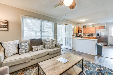 Steps to Sea! Family Getaway in North Myrtle Beach House in North Myrtle Beach