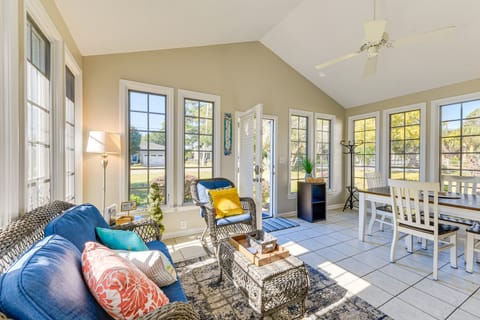 Steps to Sea! Family Getaway in North Myrtle Beach House in North Myrtle Beach