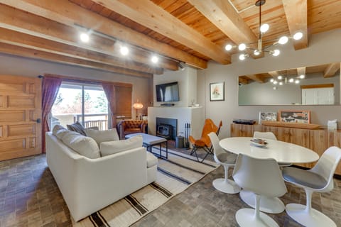 Ski, Hike & Fish! Beautiful Retreat Near Taos Apartment in New Mexico