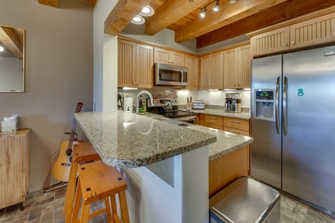 Ski, Hike & Fish! Beautiful Retreat Near Taos Apartment in New Mexico