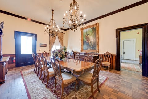 Walk to Golf Course: Spacious Rough River Retreat! House in Kentucky