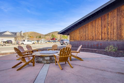 < 2 Mi to Park City Mtn: Studio w/ Hot Tub Access Apartment in Park City