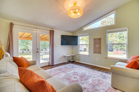 Walk to Grand Lake: Family Escape in Afton! House in Ozark Mountains