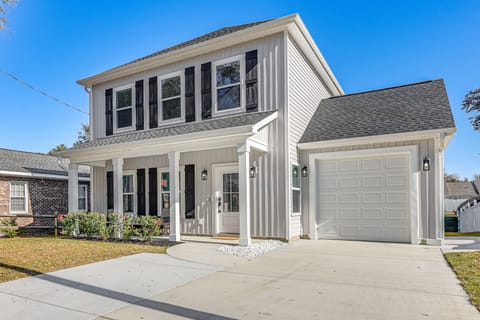 Hot Tub + Fire Pit: Home Near Dtwn Little River! House in Little River