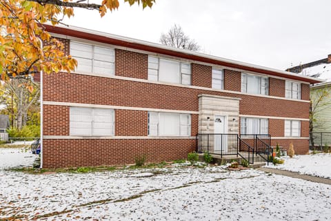 Pet Friendly: Walk to Park & Cafe Apartment in Indianapolis