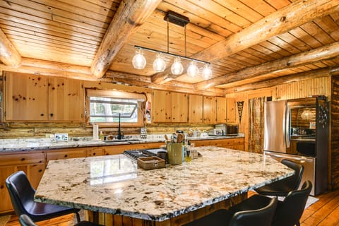 Private Beach! Lakefront Cabin in Panora House in Iowa