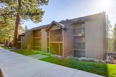 Hike, Swim & Ski! Condo w/ Resort Perks in Bend Apartment in Deschutes River Woods