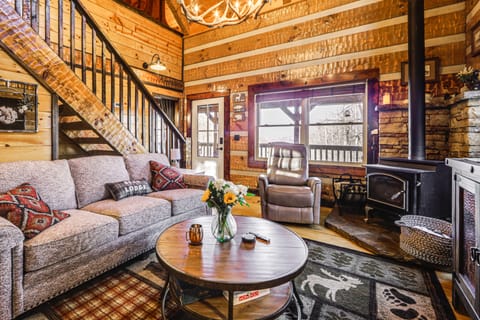 Hot Tub Haven! Mtn-View Home 13 Mi to Bryson City! House in Qualla