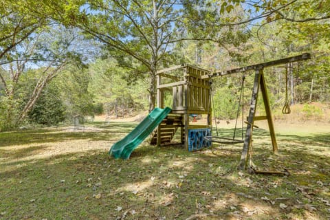 Walk to Trails: Peaceful Family Home in Braselton House in Lake Lanier