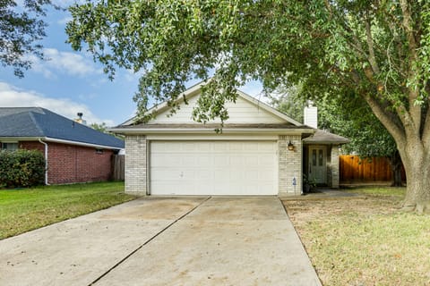 Explore Houston & Beyond! Spring Home w/ Backyard House in Houston
