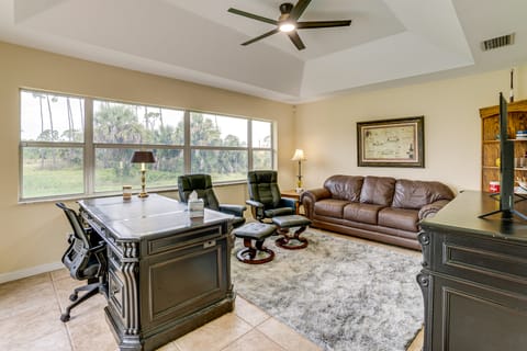 Beach Days & Fairways: Rotonda West Snowbird Home House in Rotonda West