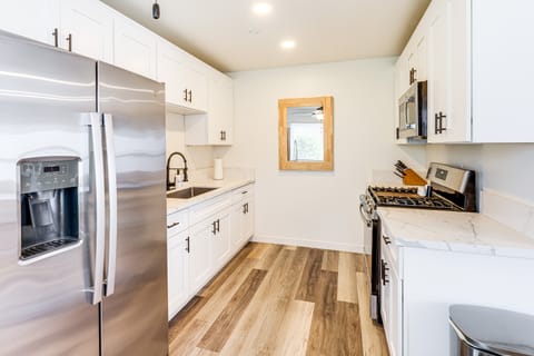 < 1 Mi to Pacific Beach: Peaceful San Diego Gem! Apartment in Mission Bay