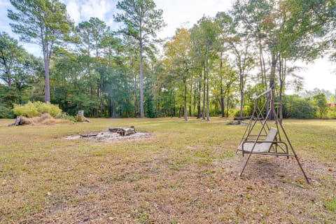 Hike & Relax: Tranquil Wooded Escape in Hockley House in Harris County