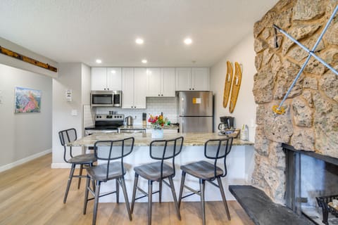 3BR Riverfront Retreat! Mtn Views, Community Perks Apartment in Fraser