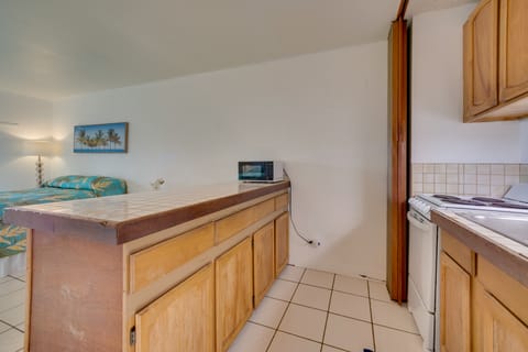 Steps to the Kona Coastline! Poolside Studio Apartment in Holualoa